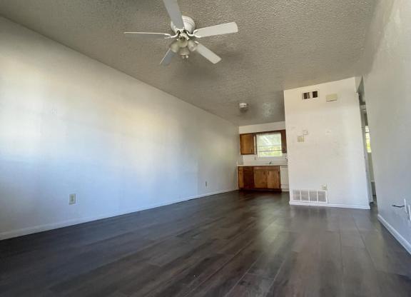 2 beds, 1 bath, 758 sqft, $695