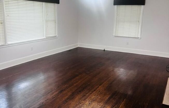 4 beds, 3 baths, $2,600