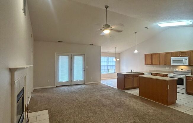 3 Bedroom/2 Bathroom in Desirable Area!