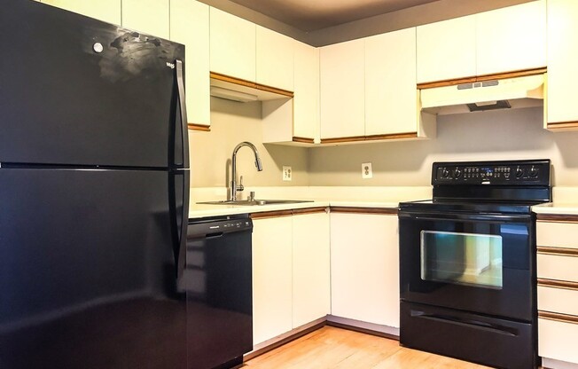 2 beds, 2 baths, 1,206 sqft, $3,300, Unit 203