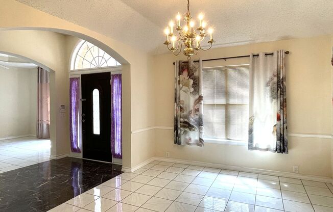 3 bedrooms, 2 bathrooms For rent in Carrollton