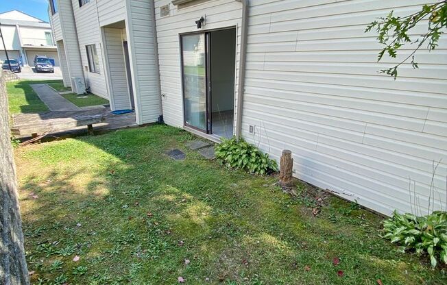 2 beds, 1 bath, $1,145