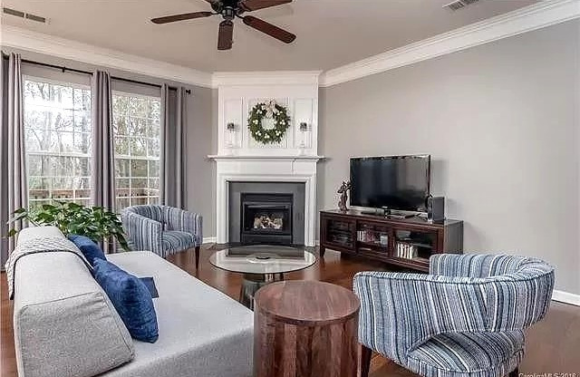 8165 KINCAID CT