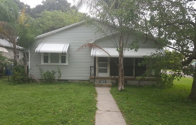 501 36th Ave N St. Petersburg, FL 33704 MOVE-IN SPECIAL!!!! Half off your 1st month's rent!!