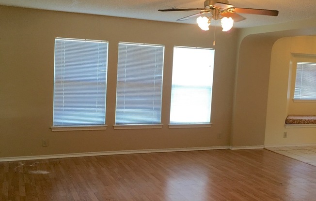 GREAT LOCATION CLOSE TO UTSA