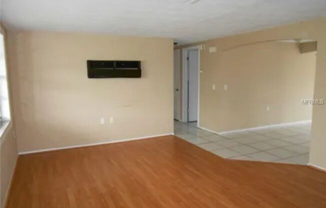 3 Bed 1.5 Bath Bright Block Home