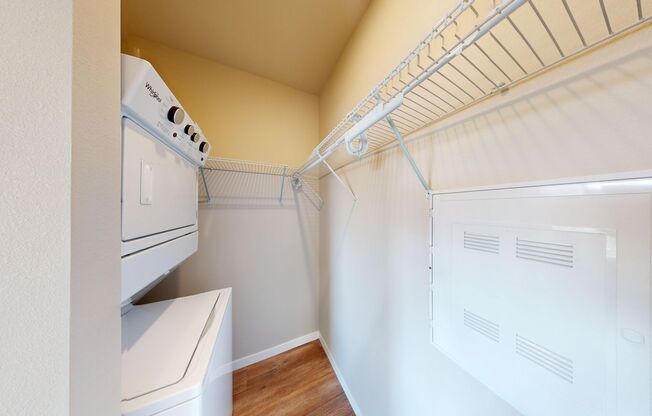 Studio, 1 bath, 398 sqft, $830