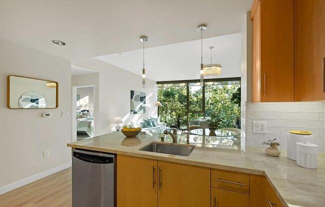 38 N Almaden Blvd