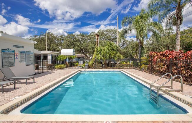 Amenities - Timber Trace Apartments in Tampa, FL