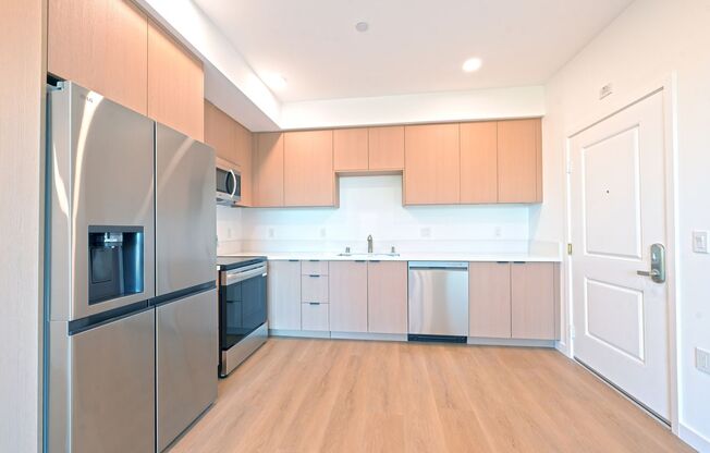 2 beds, 1 bath, $2,700, Unit 301