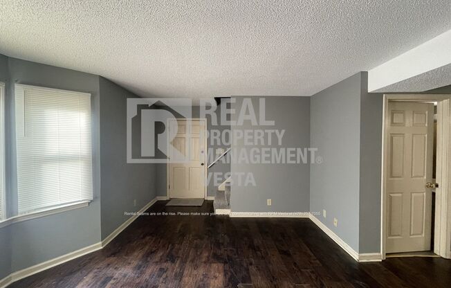 502 STEEPLECHASE RD