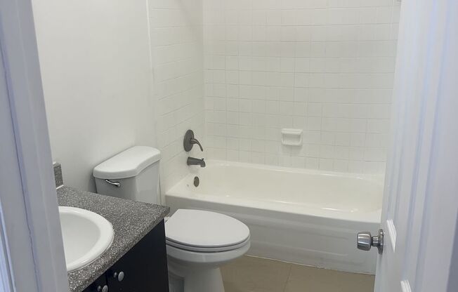 1 bed, 1 bath, 713 sqft, $1,395, Unit 168