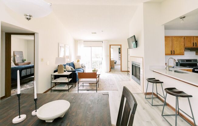 3 beds, 2 baths, 1,225 sqft, $2,025, Unit 4422-202