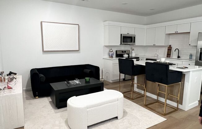 3 beds, 2.5 baths, 1,460 sqft, $1,595, Unit 326 Hummingbird Lane