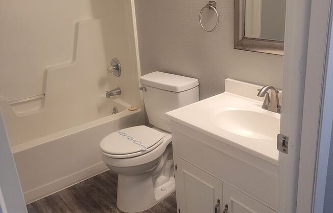 2 beds, 1 bath, 864 sqft, $895, Unit 803