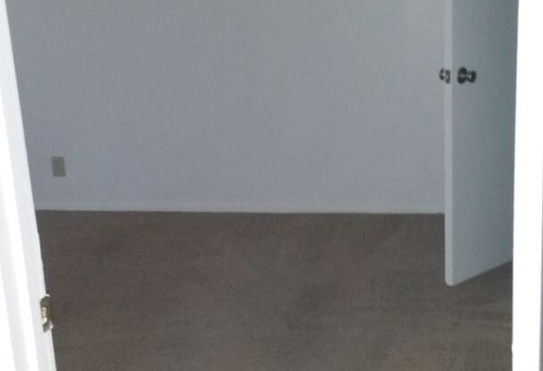 1 bed, 1 bath, 714 sqft, $840, Unit *626