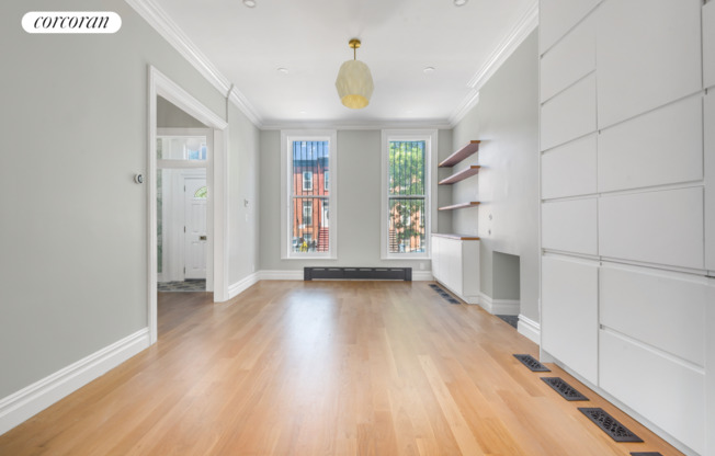 294 PUTNAM AVE