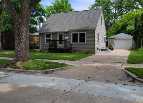 3914 N 87 ST