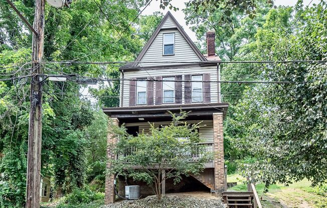 *** Mt. Washington * Renovated 4 Bedroom Home * Spacious & Stylish * One Block to Grandview * Pet Friendly * Available Now ***