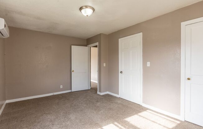 4 beds, 1 bath, $1,425