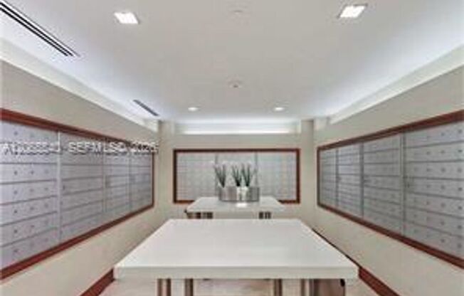 1 bed, 1.5 baths, $3,100, Unit # 206