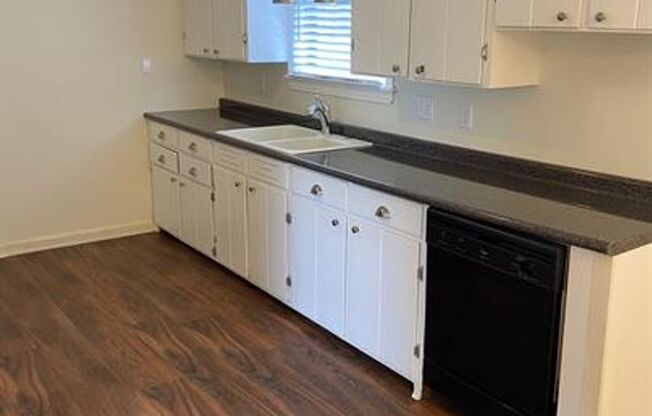 2 beds, 1 bath, 1,000 sqft, $1,375, Unit 1