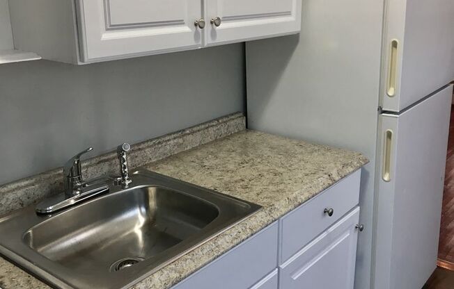 1 bed, 1 bath, $599, Unit 4