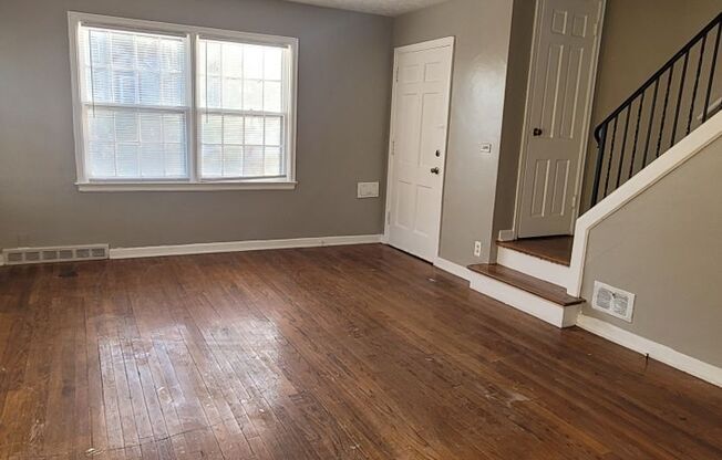Dundee 2 Bed Townhome!