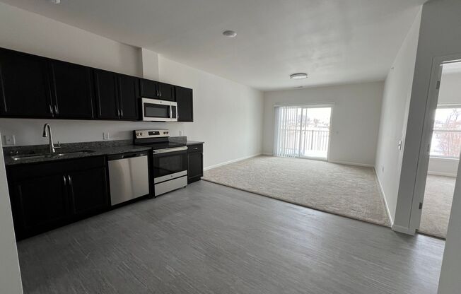 1 bed, 1 bath, 738 sqft, $1,175, Unit 534