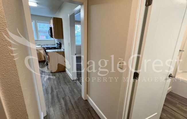 2 beds, 1 bath, $1,250, Unit Unit 1