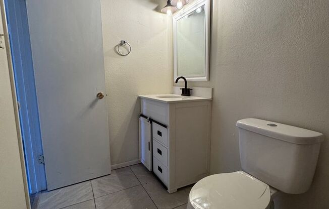 3 beds, 2 baths, $1,395, Unit Apt #207