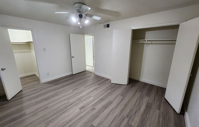2 beds, 1 bath, 900 sqft, $1,350, Unit ELP2202-334