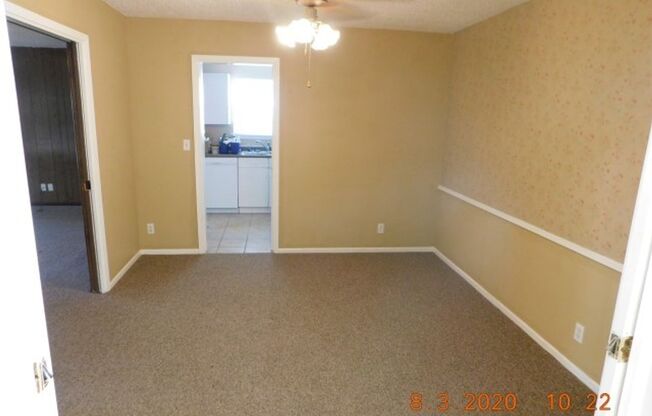 Spacious 4 bedroom 2 bath home in Camelot II