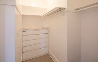 Studio, 1 bath, $1,595, Unit 27
