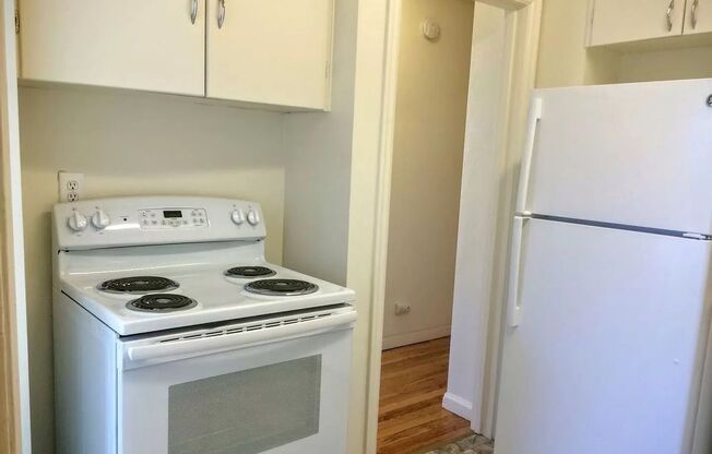 2 beds, 1 bath, 1,000 sqft, $1,600