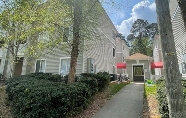 Private Bedroom + Bathroom Near NCSU