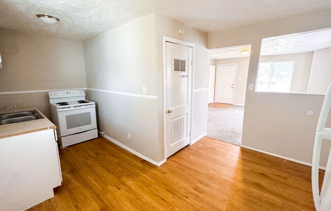 2 beds, 1 bath, $1,000