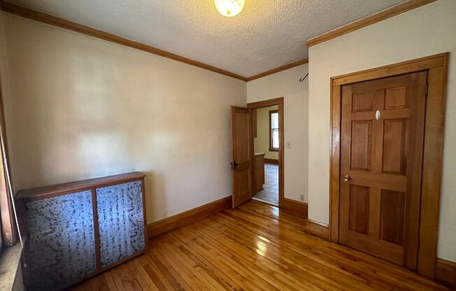 3 beds, 1 bath, $1,695