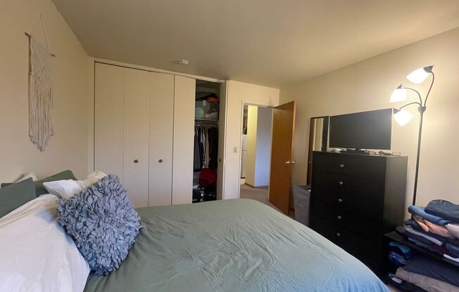 1 bed, 1 bath, 590 sqft, $1,385