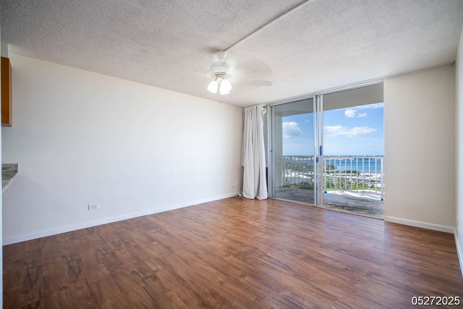 $2,350 / 1br - 552ft2 - Modern Comfort & Convenience 1BR/1BA/1PKG unit in Lele Pono Condo (Aiea)