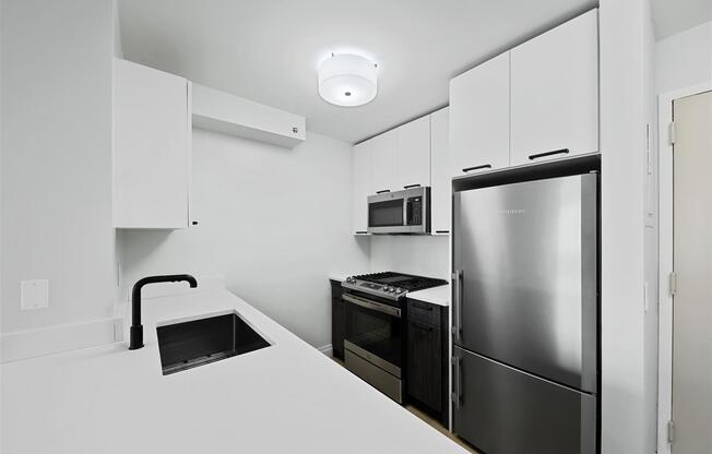 1 bed, 1 bath, $5,195, Unit 45H