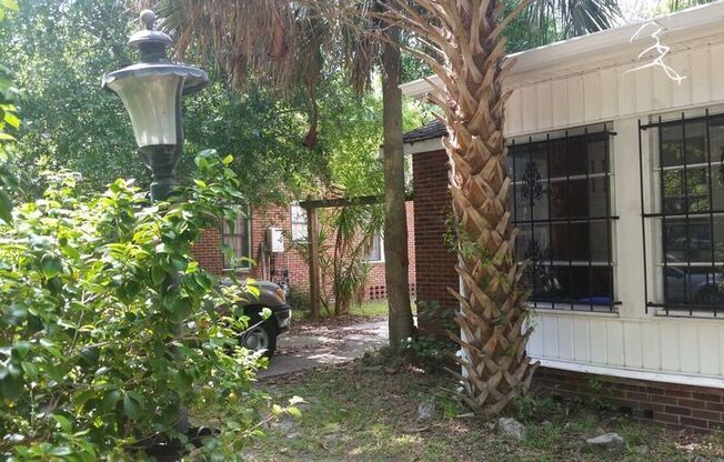 3 beds, 2 baths, $2,500