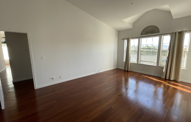 Stunning Remodeled 2BR/2BA Garage Laundry Fireplace