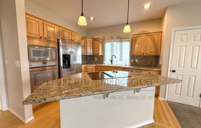 Beautiful Carnahan Crest Townhome