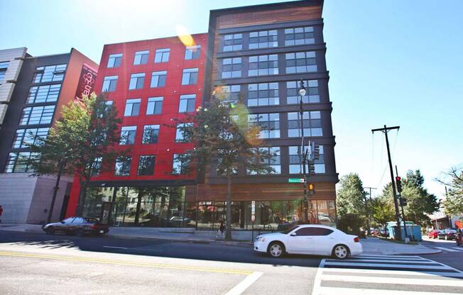 Apartment Exterior at Fahrenheit Apartments, Washington, Washington