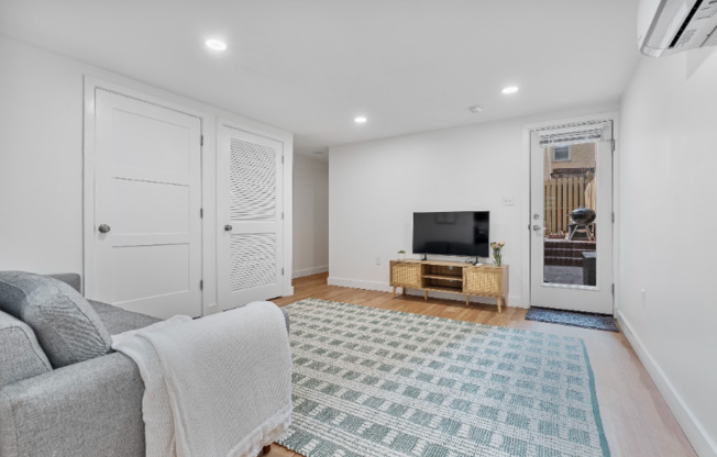 25 SEATON PL NE