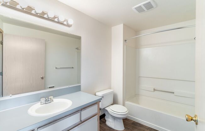 2 beds, 1 bath, 800 sqft, $1,399, Unit 1893-55