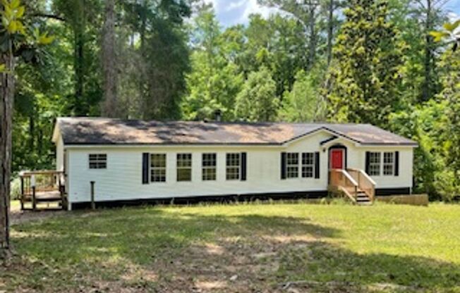 Quincy Mobile Home on 2 Acres --- AVAILABLE NOW!