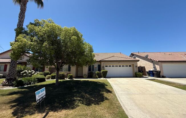 Spacious 4-Bedroom Home in Southwest Bakersfield
