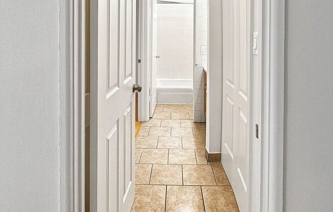 1 bed, 1 bath, $1,695, Unit 1111H-301
